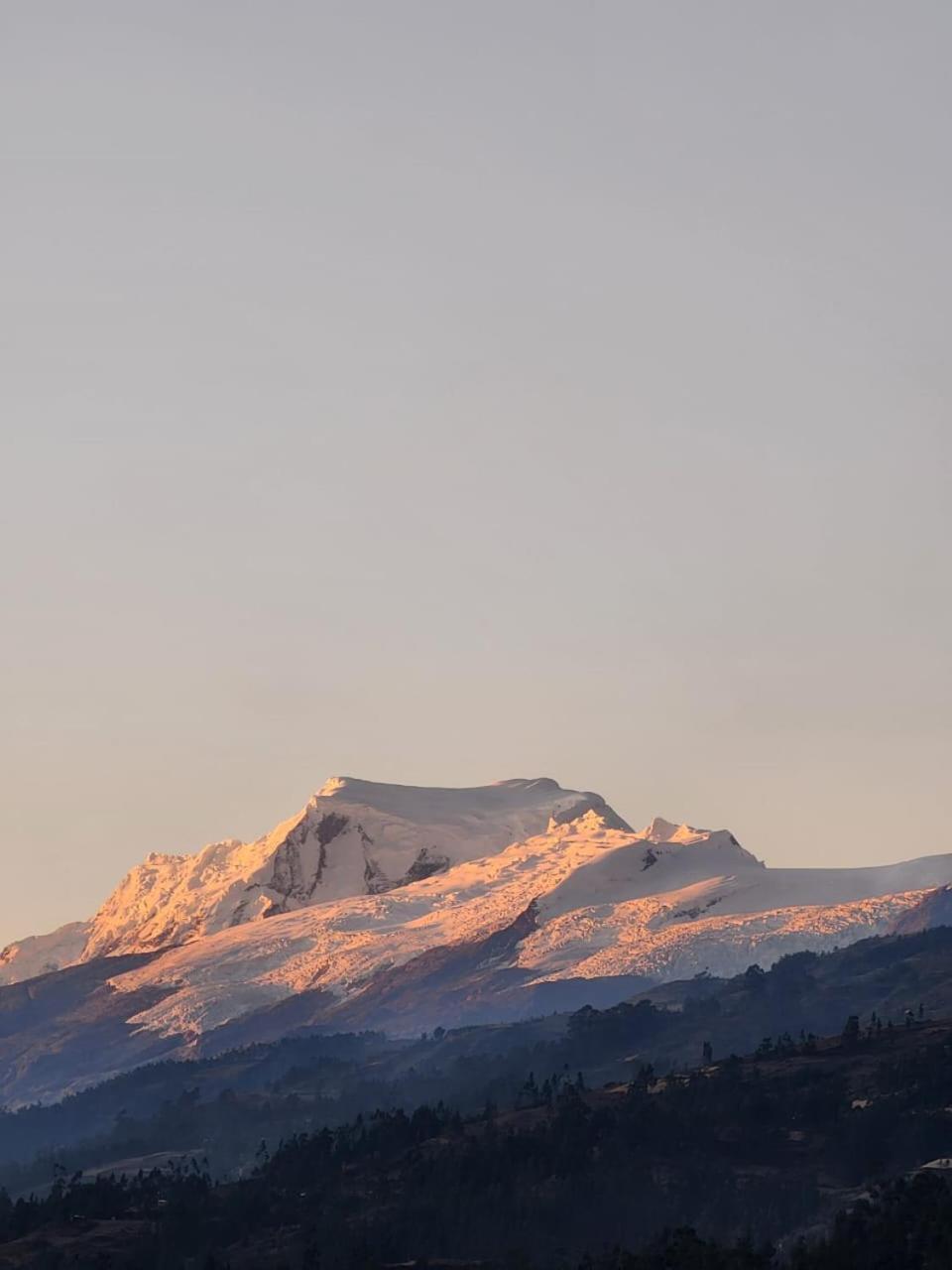Lhotse Hostel B&B Huaraz  Bagian luar foto