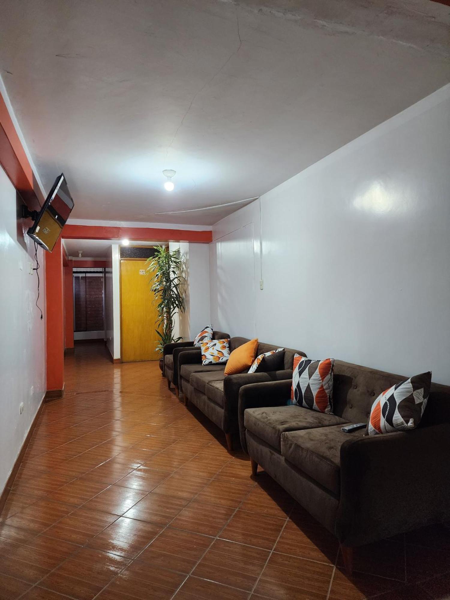 Lhotse Hostel B&B Huaraz  Bagian luar foto