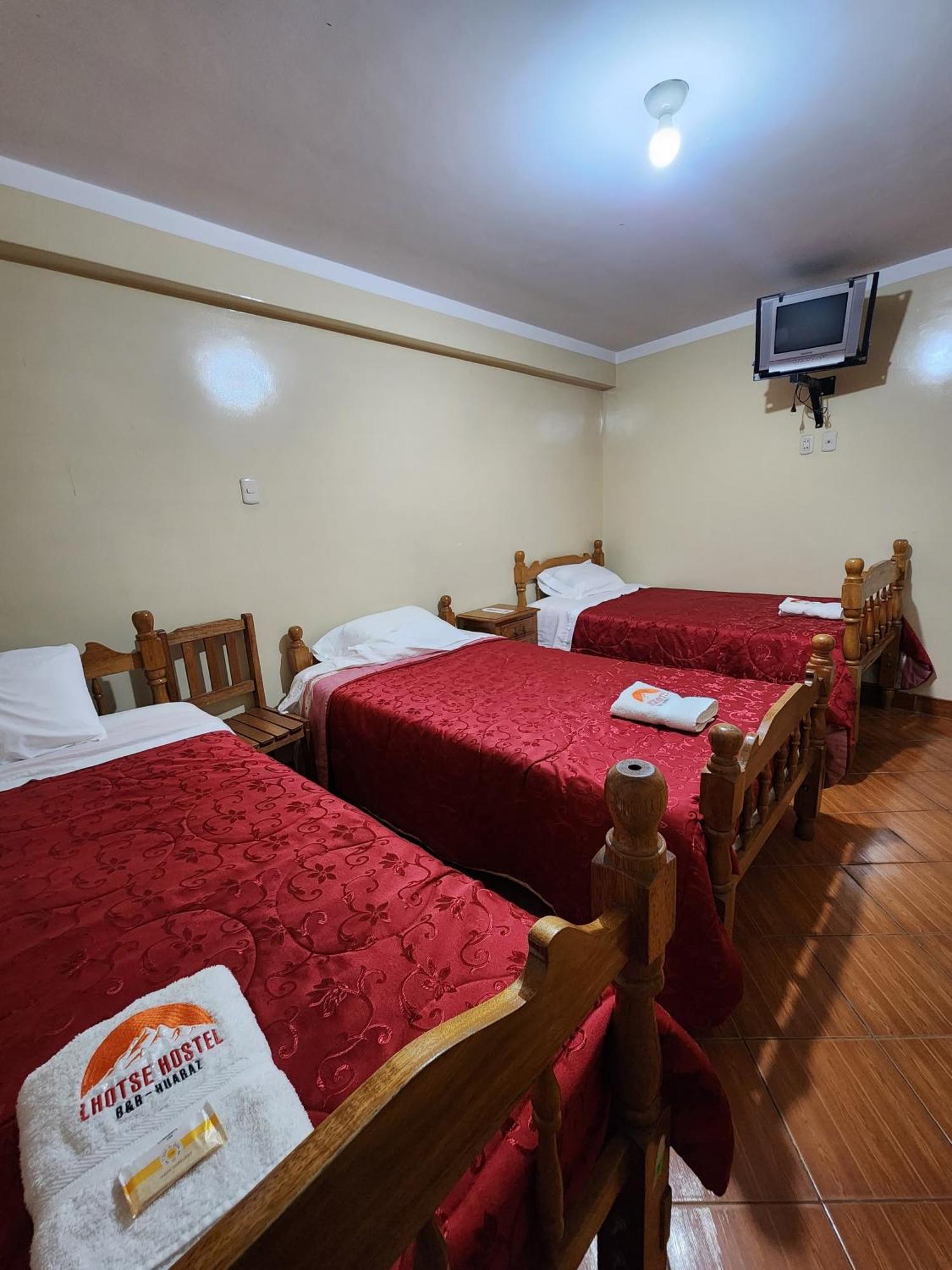 Lhotse Hostel B&B Huaraz  Bagian luar foto