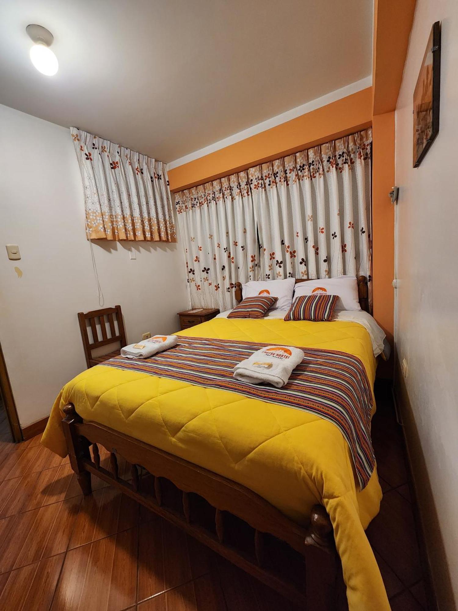 Lhotse Hostel B&B Huaraz  Bagian luar foto