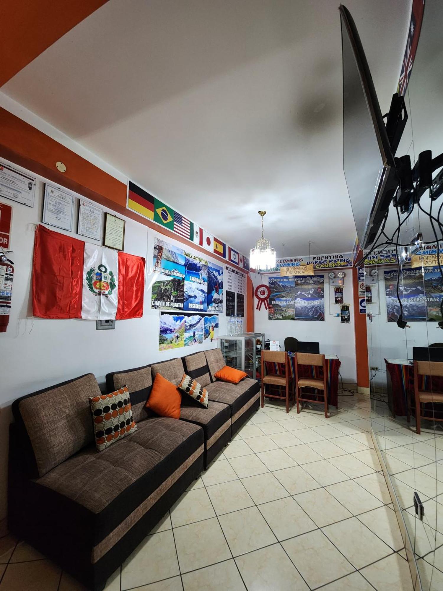 Lhotse Hostel B&B Huaraz  Bagian luar foto